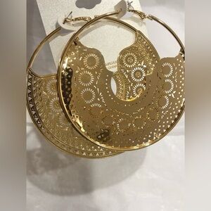 Natasha gold toned oversized filigree look flying‎ disc hoop earrings brand new